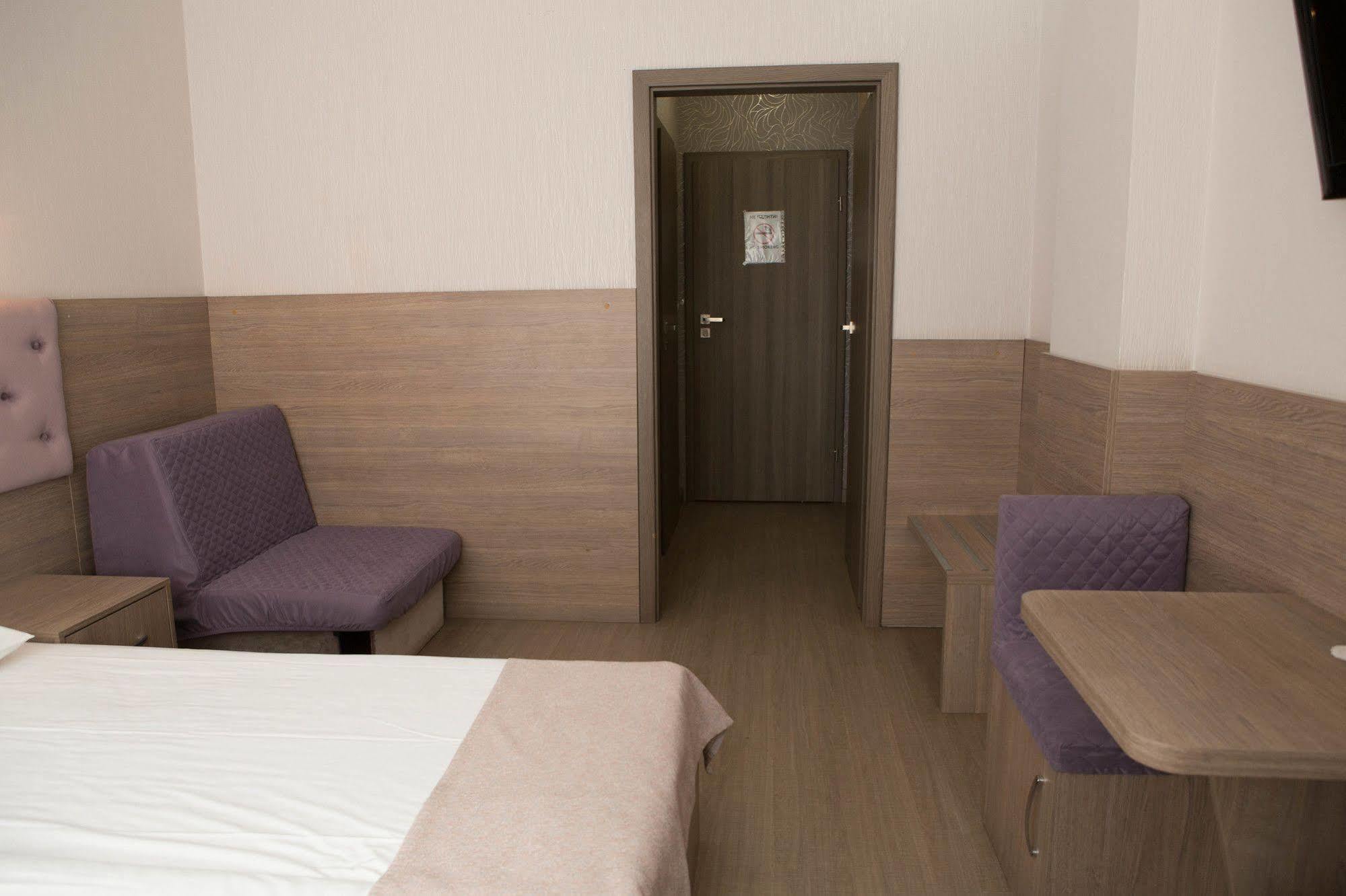 Hotel Elegant Kyiv Exterior photo